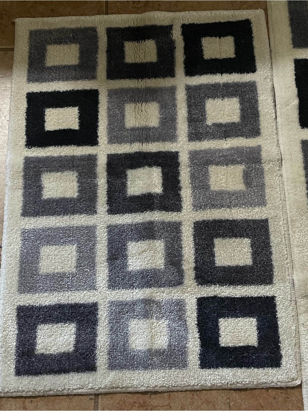 Geometric Square Pattern Bath Rugs - Neutral Gray & Black - Picture 3 of 8